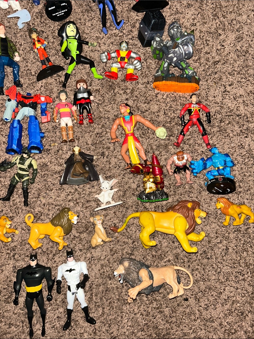 36 Toy Lot Figure Figurines - Picture 4 of 5